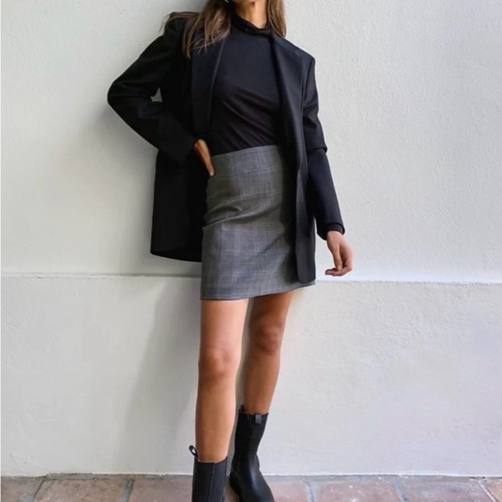 New Babaton Modern Mini Skirt Sz 4